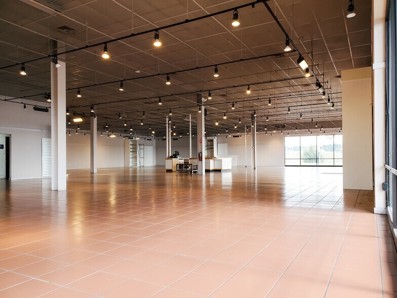 More Photos Of 2015 Schorrway Dr NW, Lancaster Freestanding For Lease