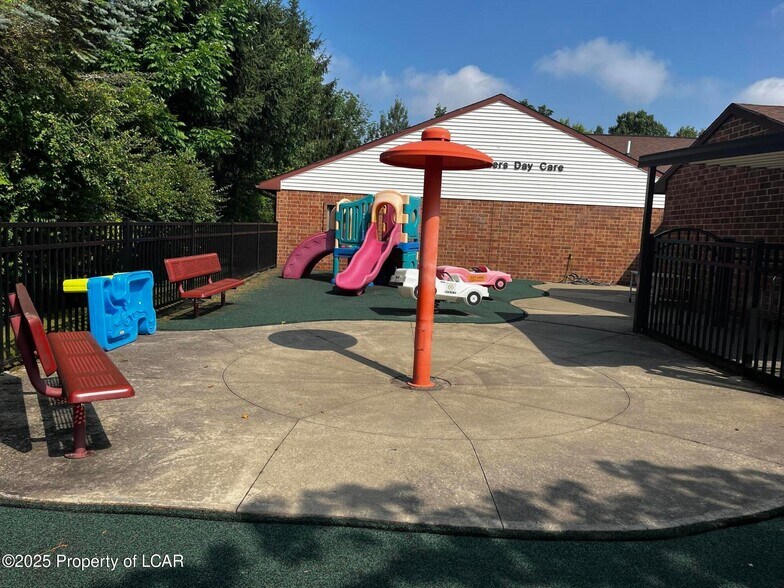 More Photos Of 18 Country Rd, Shavertown Medical For Sale