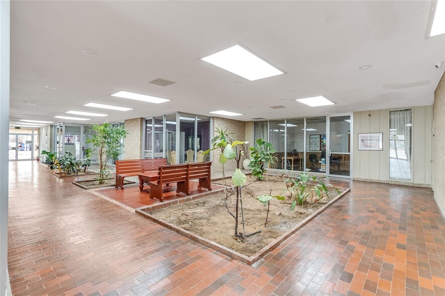 More Photos Of 4725 Gus Thomasson Rd, Mesquite Medical For Sale