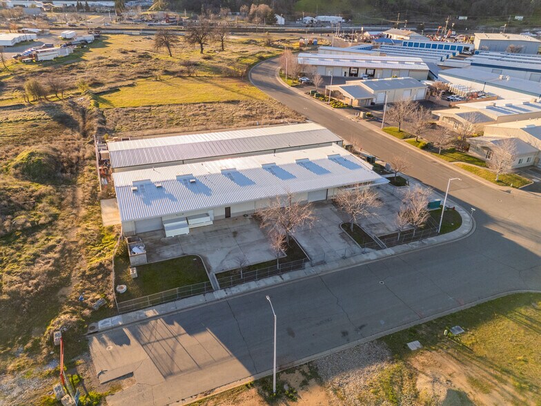 More Photos Of 2495-A-2495-B Progress Dr, Redding Manufacturing For Lease