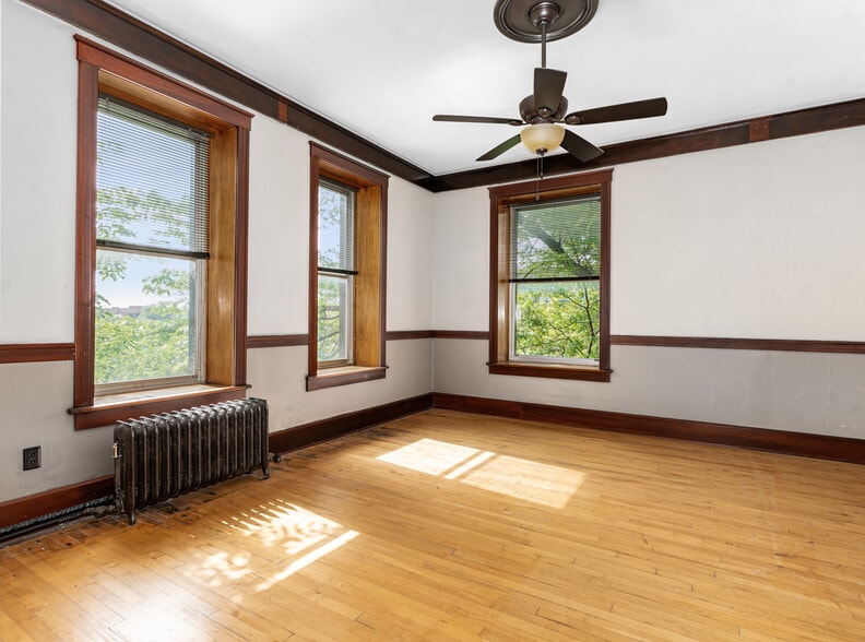 More Photos Of 628-630 Columbus St, Ottawa Loft Creative Space For Sale