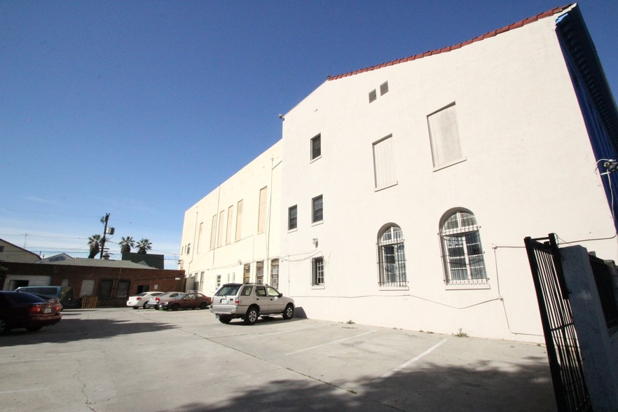 More Photos Of 120 E 25th St, Los Angeles Religious Facility For Lease
