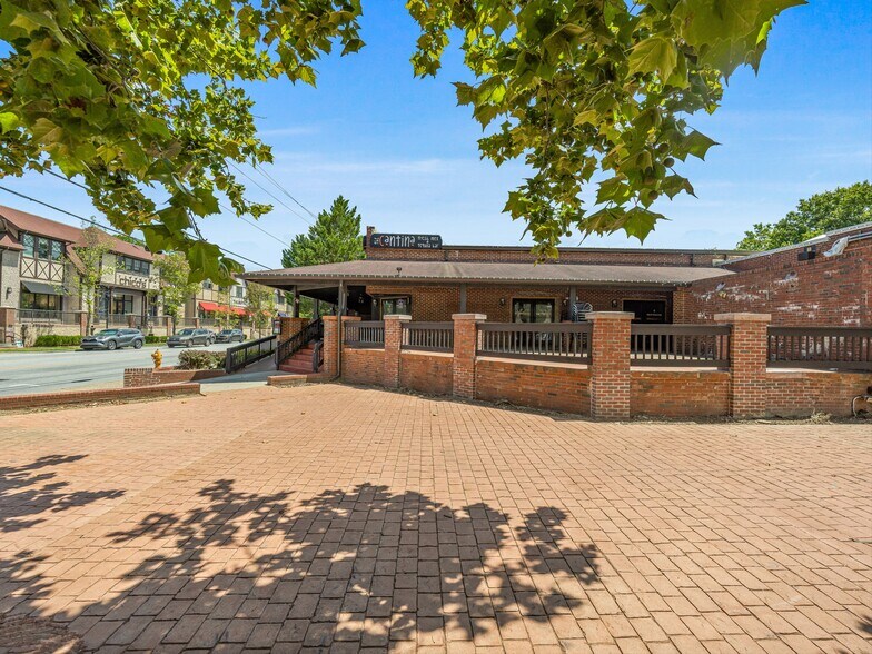 More Photos Of 10 Biltmore Plz, Asheville Restaurant For Lease