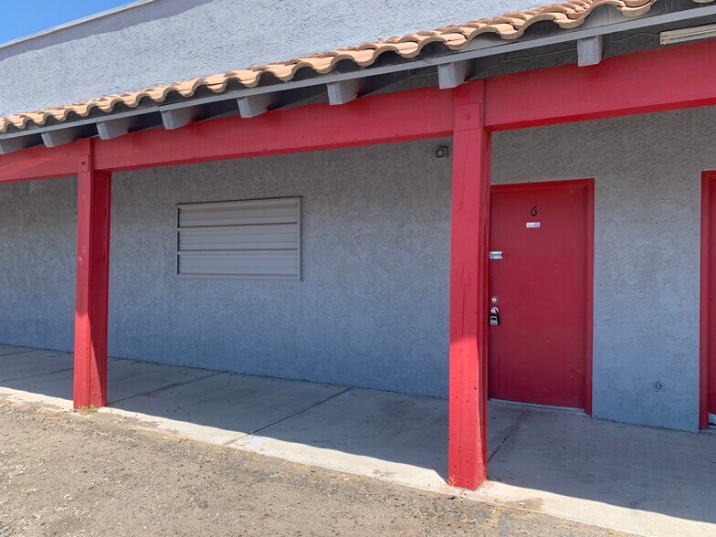 More Photos Of 2064 Plaza Dr, Bullhead City Flex For Lease