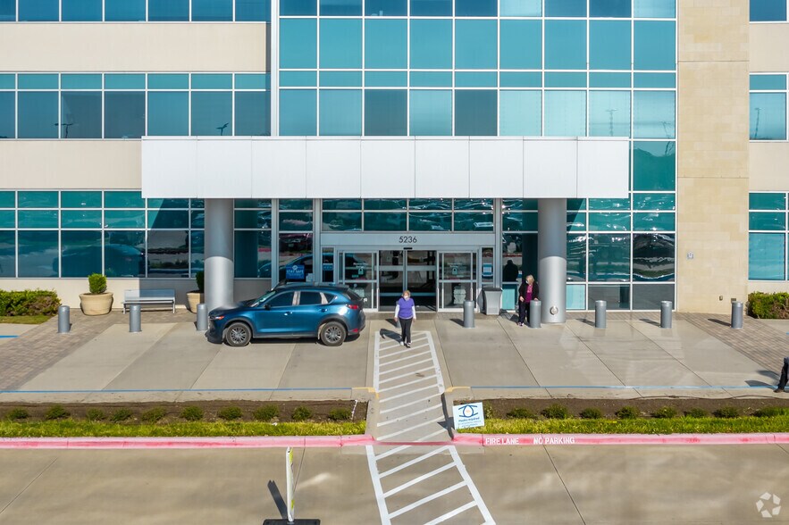 More Photos Of 5220 W University Dr, McKinney Unknown For Lease