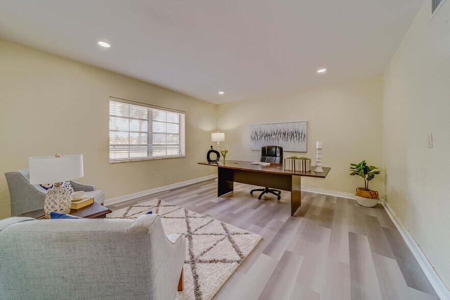 More Photos Of 1275-1279 Cleveland St, Clearwater Medical For Lease