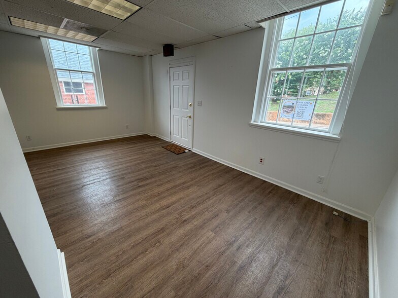 More Photos Of 131 W 2nd St, Rutherfordton Medical For Lease