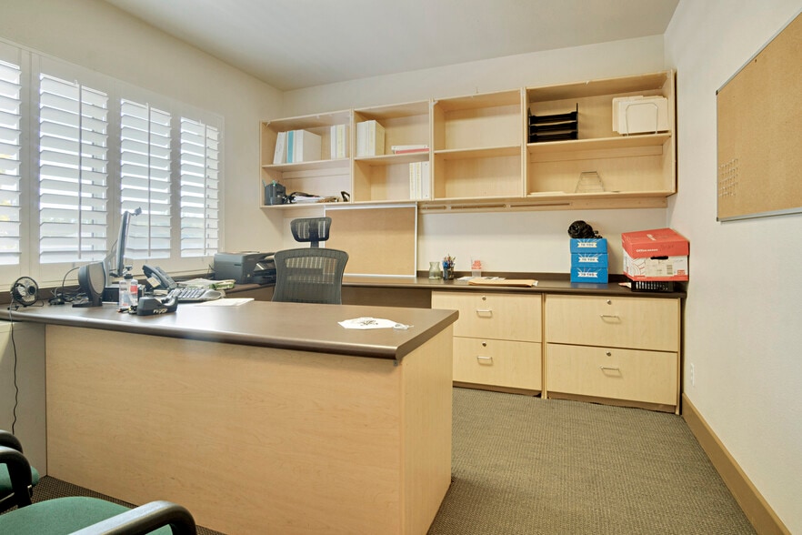 More Photos Of 439 N Maclay Ave, San Fernando Office For Sale