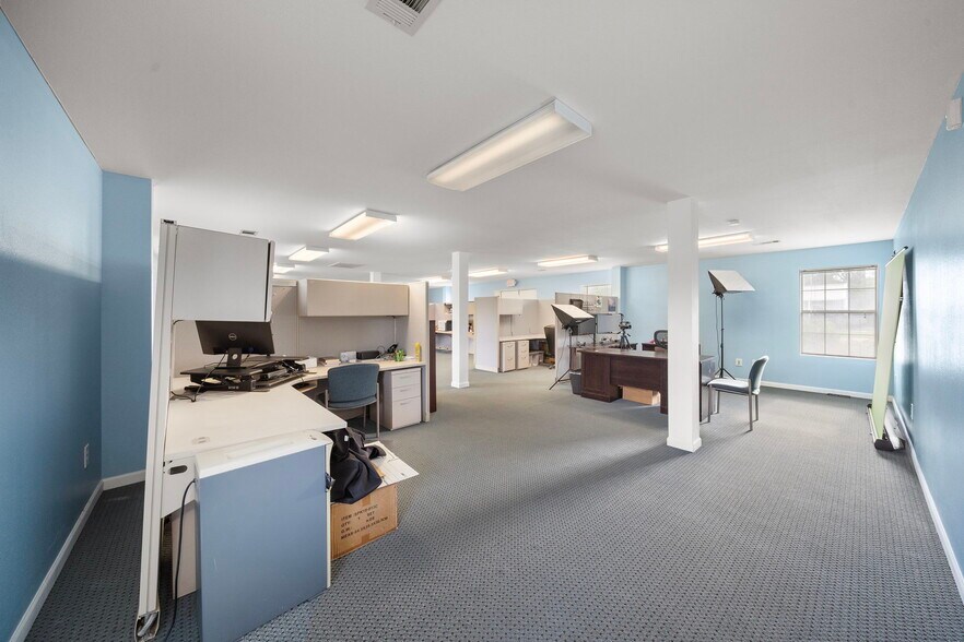 More Photos Of 421 Jones Rd, Highlands Warehouse For Sale