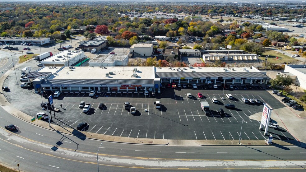 Primary Photo Of 5018-5042 Trail Lake Dr, Fort Worth General Retail For Lease