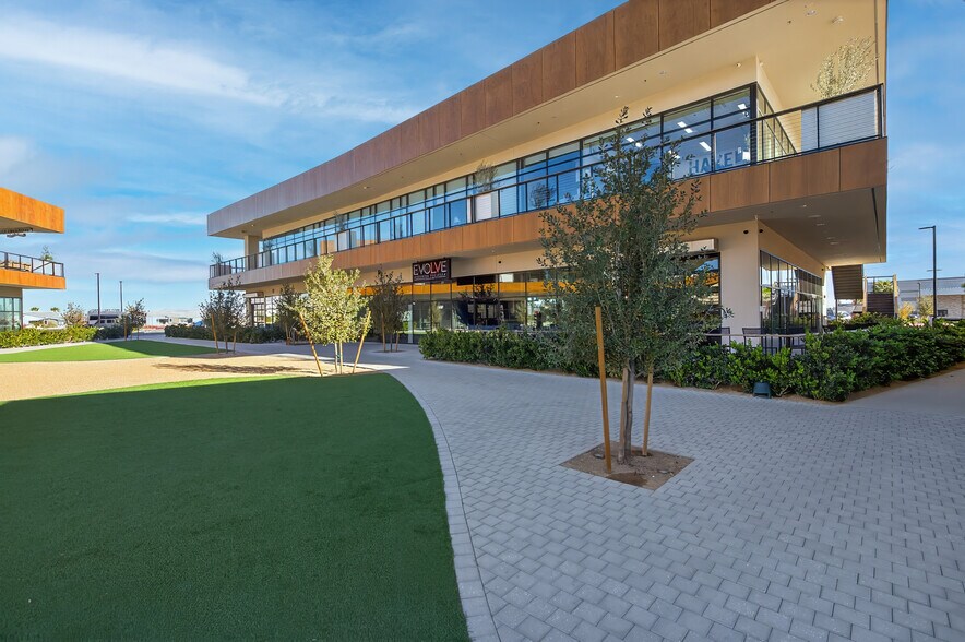 More Photos Of 8680 W Sunset Rd, Las Vegas General Retail For Sale
