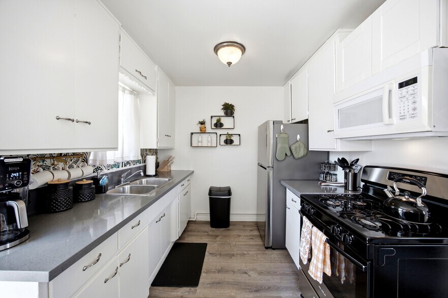 More Photos Of 1057 Grand Ave, San Diego Apartments For Sale