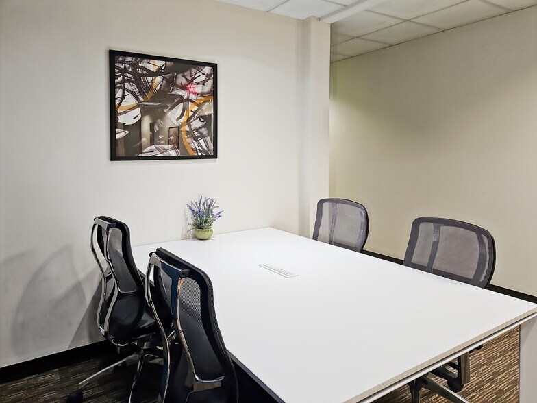 More Photos Of 9465 Counselors Row, Indianapolis Coworking Space