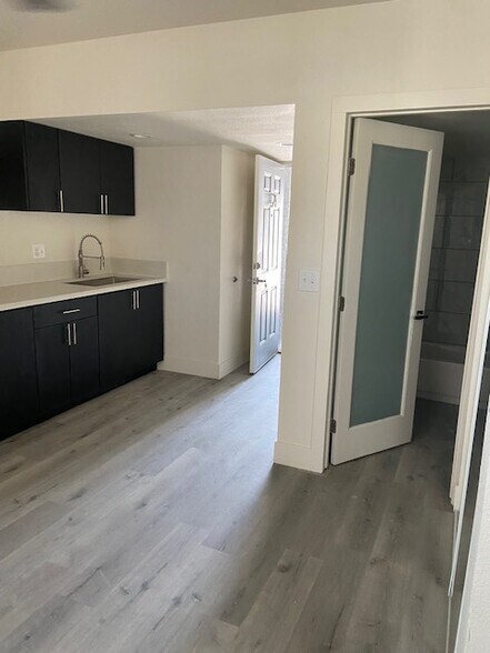 More Photos Of 2001 Fremont St, Las Vegas Apartments For Sale