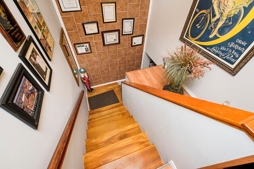 More Photos Of 2911 W Washington St, Indianapolis Storefront Retail Office For Sale