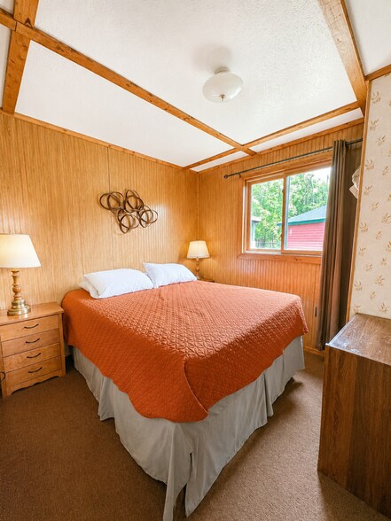 More Photos Of W17461 Norton Rd, Gould City Hotel For Sale