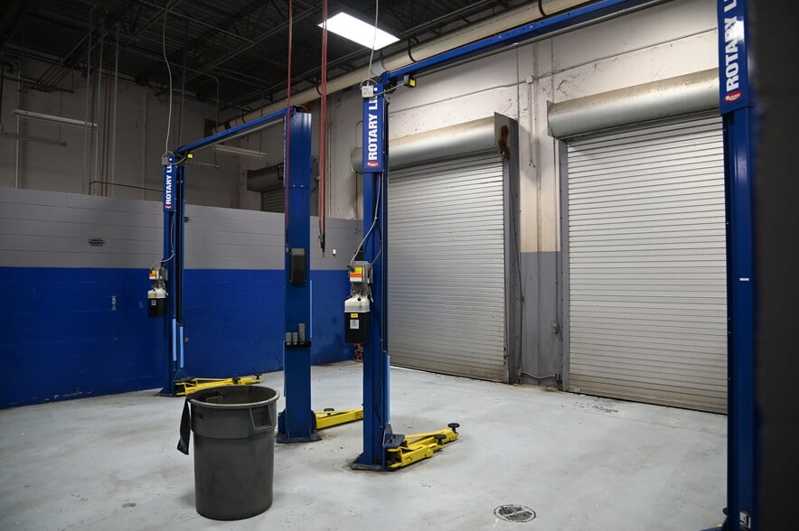 More Photos Of 500 Gulf Fwy S, League City Auto Dealership For Sale