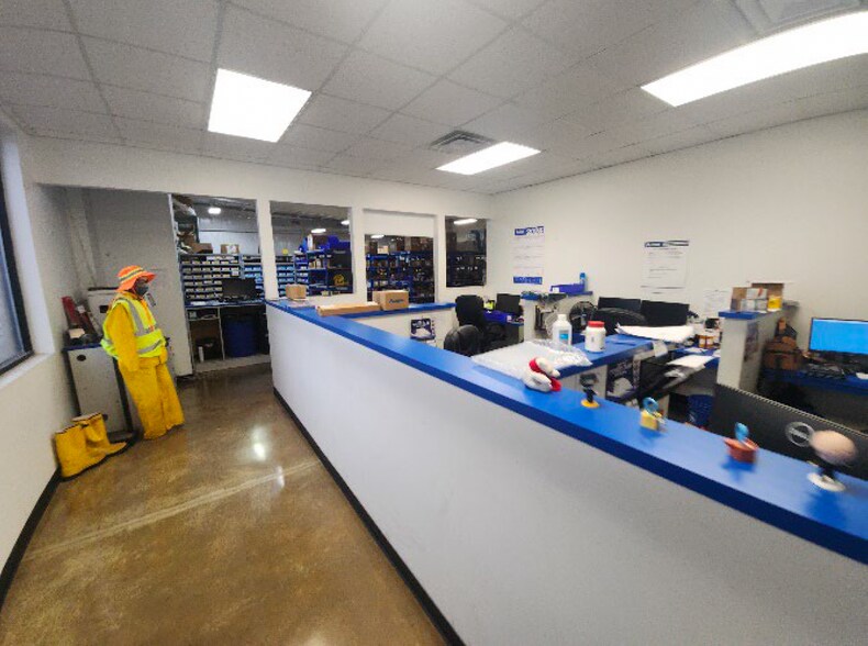 More Photos Of 2006 Highway 72 E Anx, Corinth Light Distribution For Lease