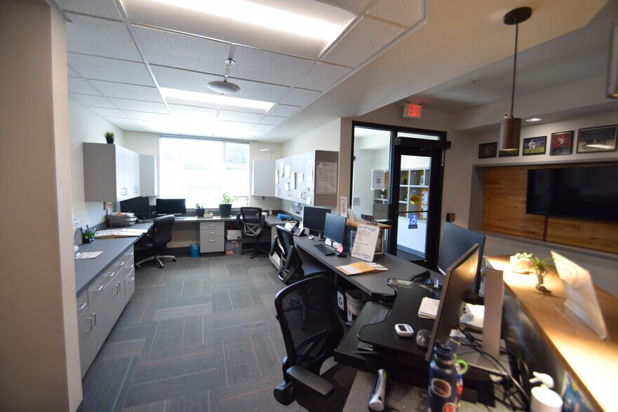More Photos Of 1025 2nd St NW, Salem Medical For Sale