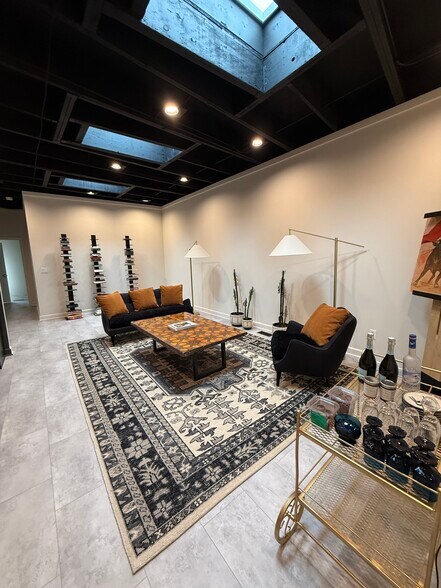 More Photos Of 205 W Galena Blvd, Aurora Storefront Retail Residential For Sale