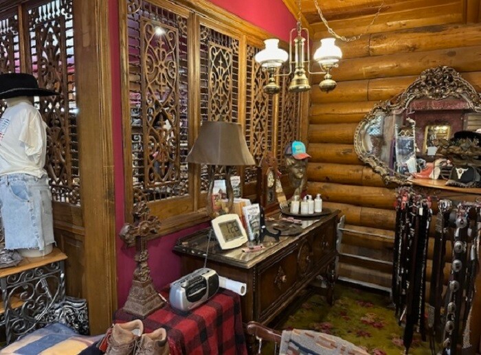 More Photos Of 2424 Williams Ave, Woodward General Retail For Sale