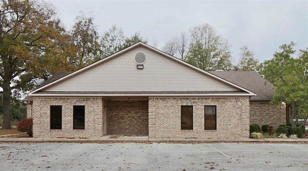 More Photos Of 1203 E College St, Brownsville Medical For Sale