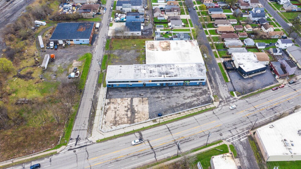 More Photos Of 2425 Hyde Park Blvd, Niagara Falls Freestanding For Sale