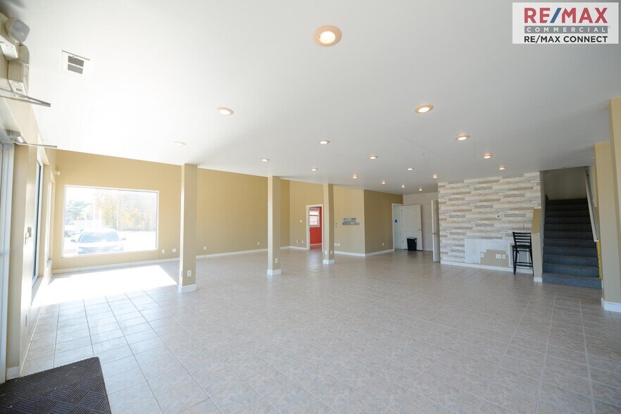 More Photos Of 5333 George Washington Mem Hwy, Yorktown Freestanding For Sale
