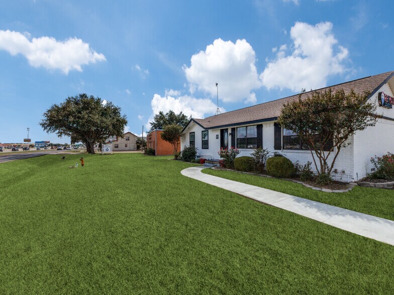 More Photos Of 101 E Us-80 Hwy, Forney Freestanding For Sale