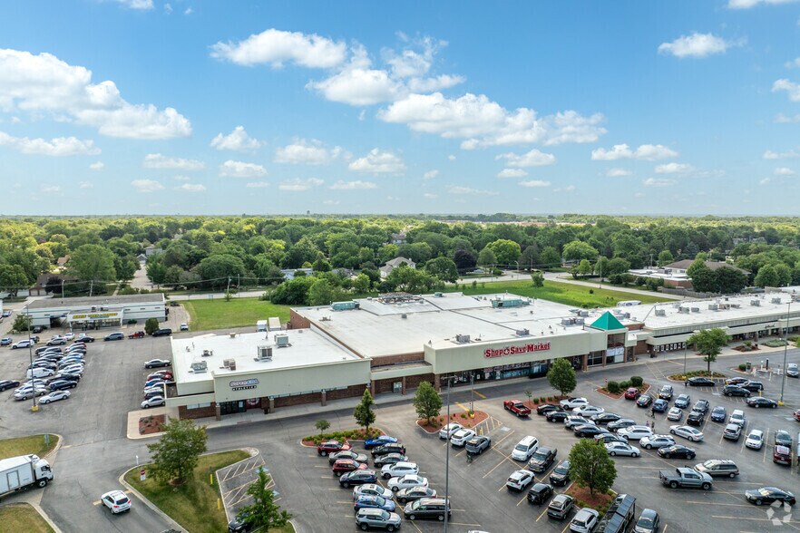 More Photos Of 7221-7401 Lemont Rd, Downers Grove Storefront For Lease