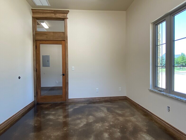 More Photos Of 5706 NW 130th St, Oklahoma City Office For Lease