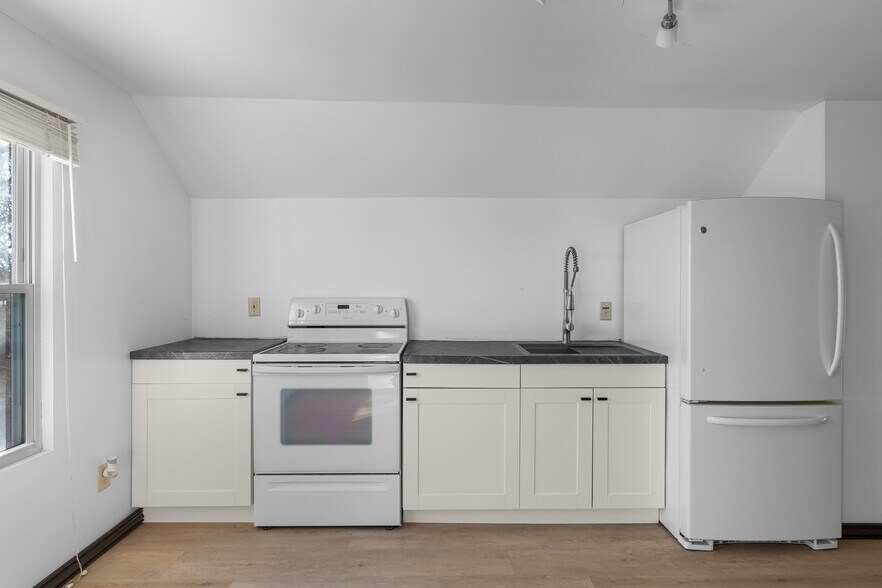 More Photos Of 2420 4th Ave S, Minneapolis Apartments For Sale