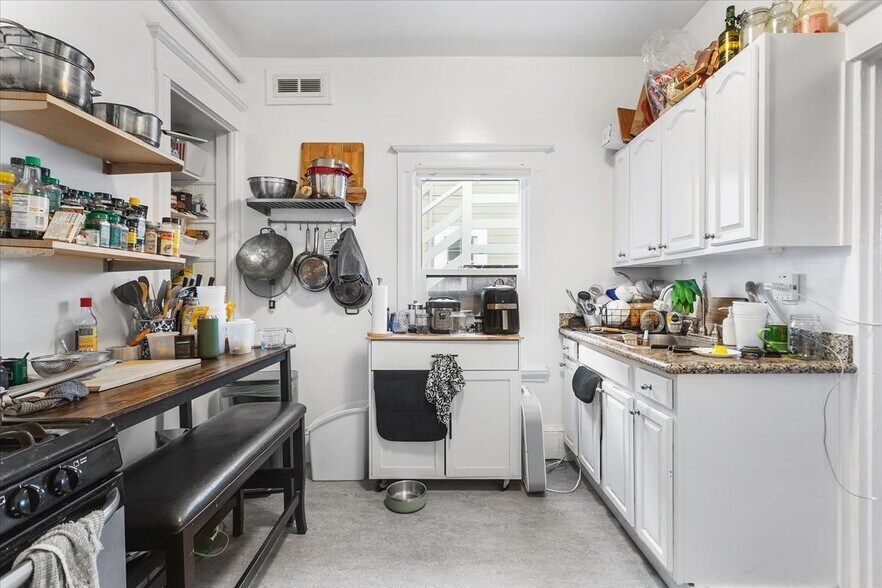 More Photos Of 3110 California St, Berkeley Multifamily For Sale