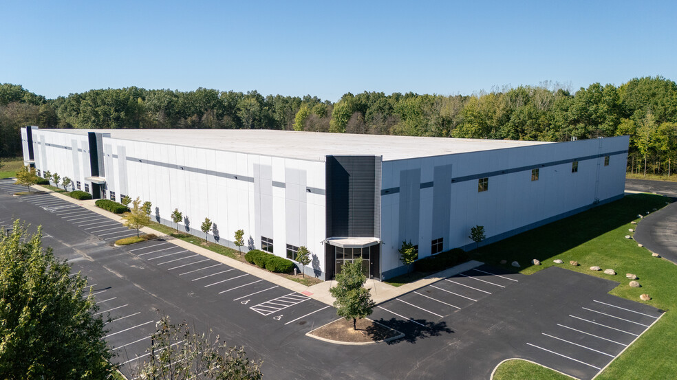 Primary Photo Of 3620 Mallard Run, Sheffield Village Distribution For Lease