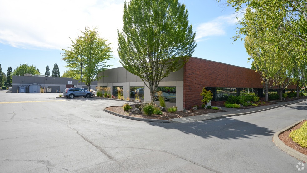 More Photos Of 9500-9560 SW Nimbus Ave, Beaverton Flex For Lease