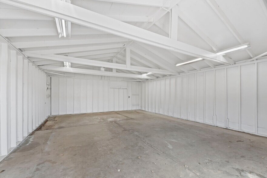 More Photos Of 2974 E Thousand Oaks Blvd, Thousand Oaks Storefront For Lease