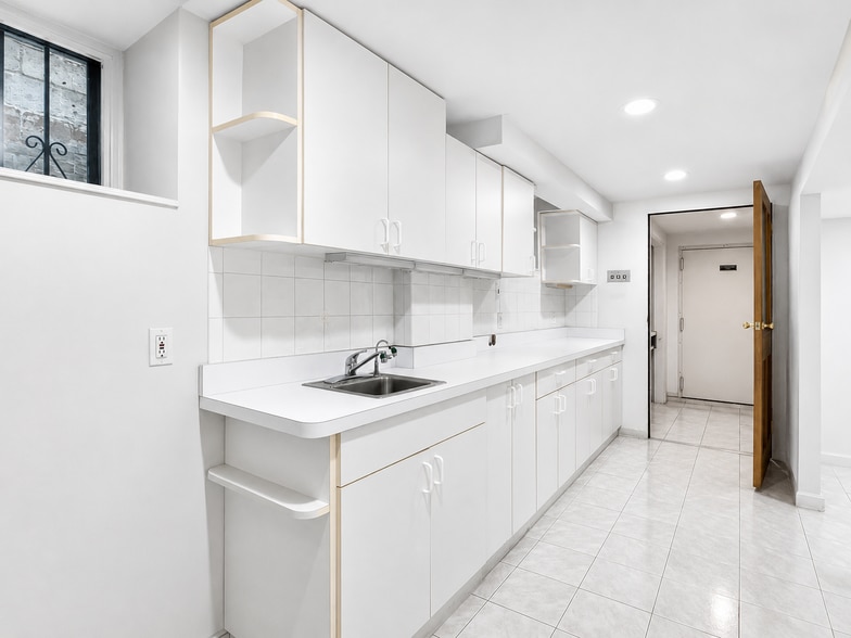 More Photos Of 44-07 30th Ave., Queens Apartments For Lease