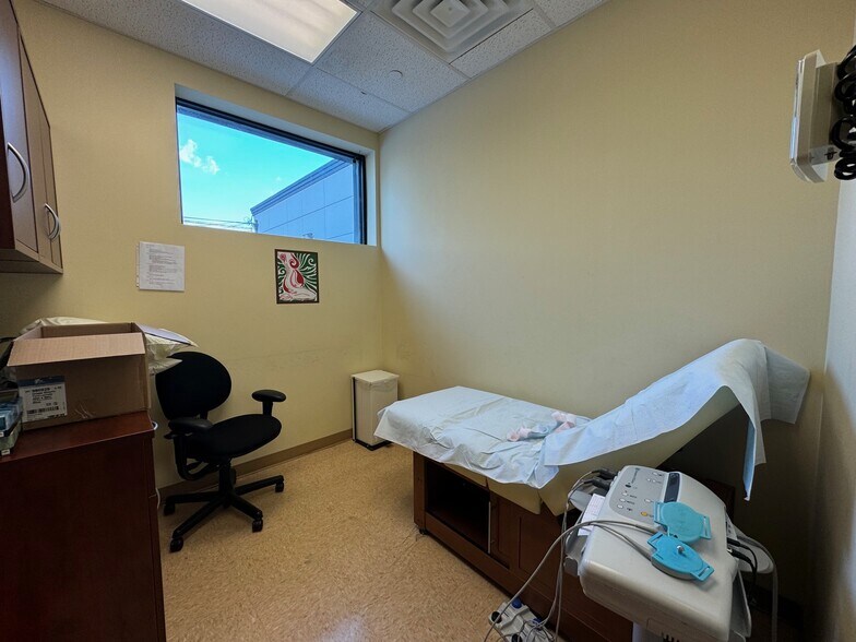 More Photos Of 191 Herricks Rd, New Hyde Park Medical For Sale