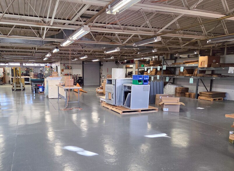 More Photos Of 66 Granby St, Bloomfield Manufacturing For Lease