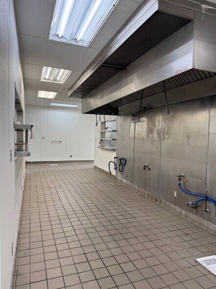 More Photos Of 13612 Newport Ave, Tustin Restaurant For Lease