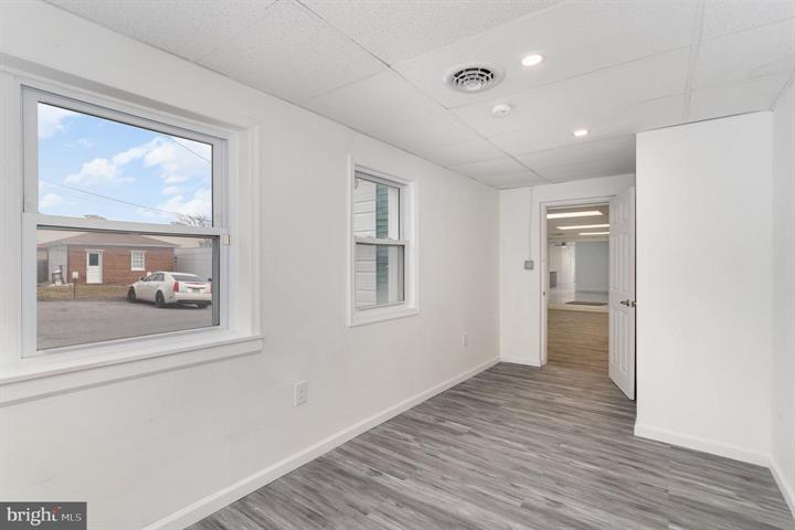 More Photos Of 1880 W Market St, York Storefront Retail Office For Sale