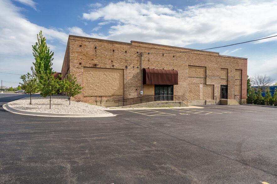 More Photos Of 727 1st Ave, Rockford Industrial For Sale