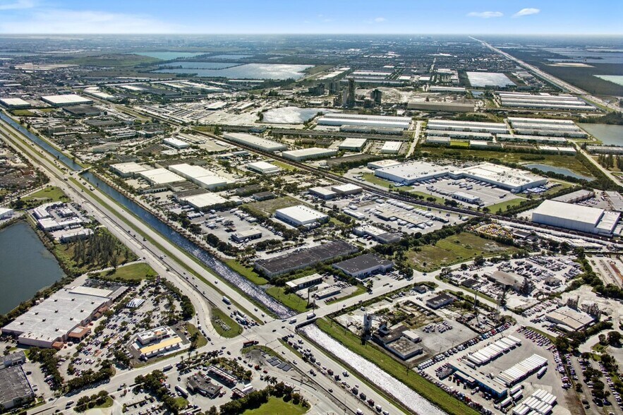 More Photos Of 11200 NW 138th St, Medley Warehouse For Lease