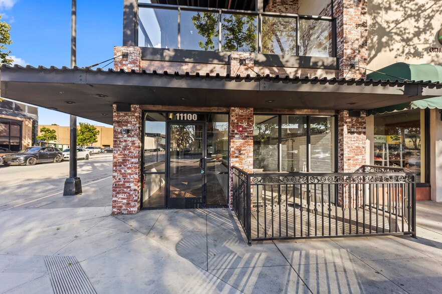 More Photos Of 11100 Downey Ave, Downey Restaurant For Sale