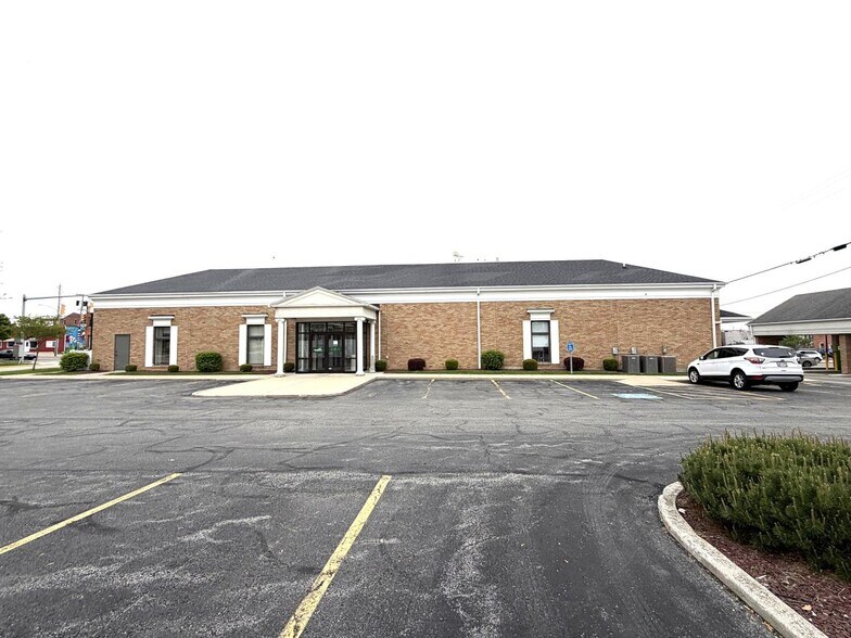 More Photos Of 625 Scott St, Napoleon Bank For Sale