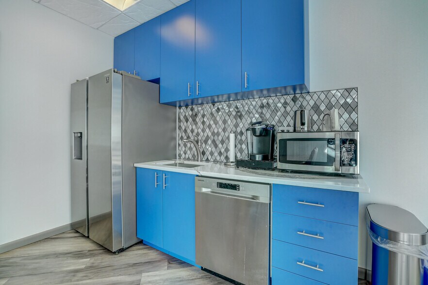 More Photos Of 1800 Glenarm Pl, Denver Office For Sale