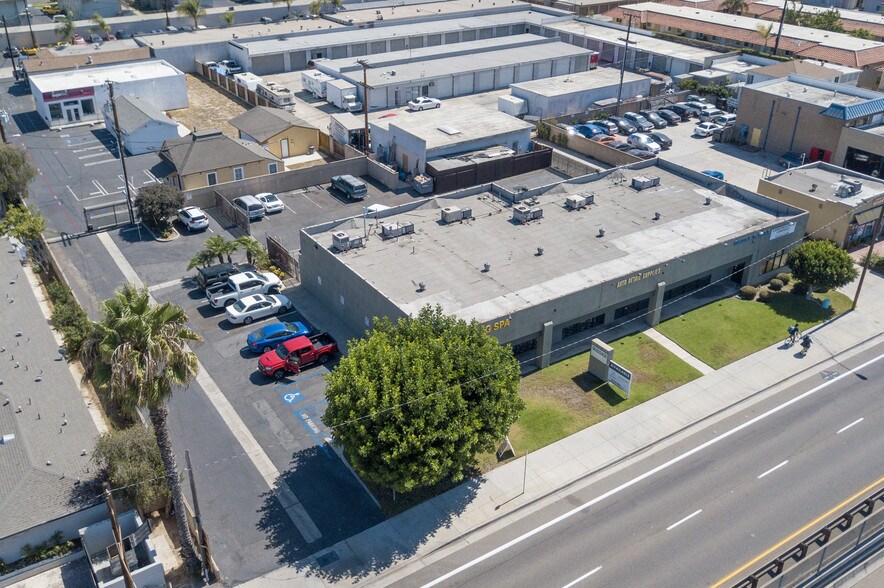 More Photos Of 2146 Newport Blvd, Costa Mesa Office For Sale