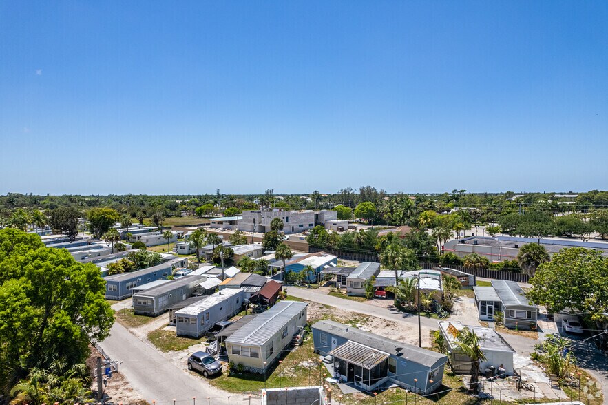 More Photos Of 3080 Tamiami Trl E, Naples Coworking Space