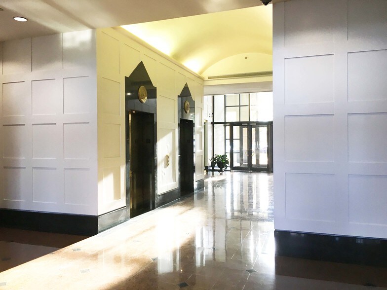 More Photos Of 2350 Airport Fwy, Bedford Office For Lease