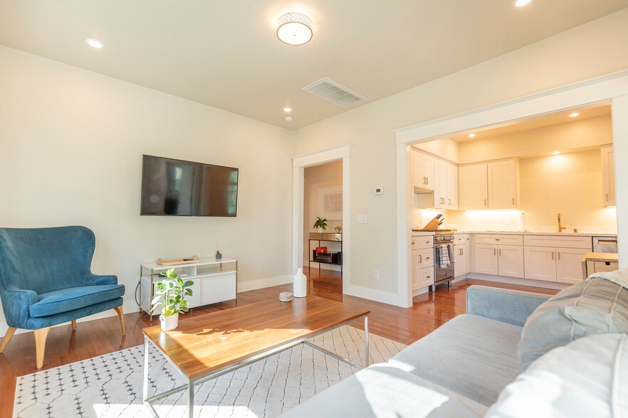 More Photos Of 2409 I St, Sacramento Apartments For Sale